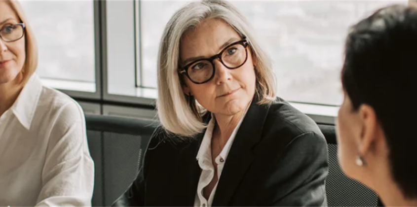 Change Communication vs. Change Management: Understanding the Difference in the Age of AI