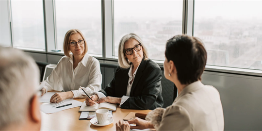 Change Communication vs. Change Management: Understanding the...