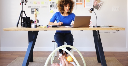 4 Networking New Year's Resolutions for Mothers Searching for a...