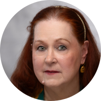 Juli Holloway Headshot